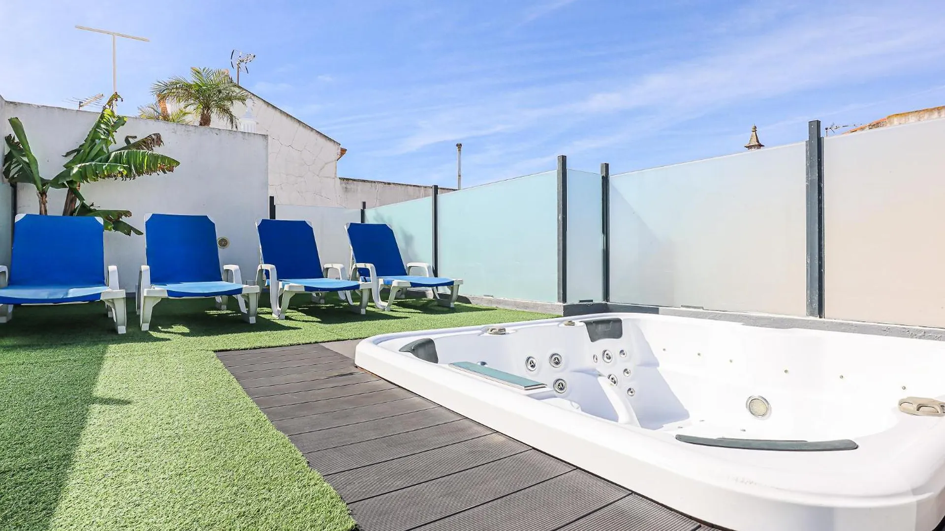 Villa Magnolia - By Bedzy Alvor 0*,  Portugal